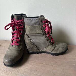 Sorel Women's Boots Size 7.5 Lexie Wedge Ankle
 Lace Up Boots Gray Red Laces